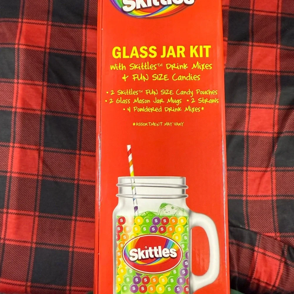 NEW!! SKITTLES GIFT BOX DRINK SET FUN DRINK MIXES GLASS JAR KIT AND CANDY STRAWS